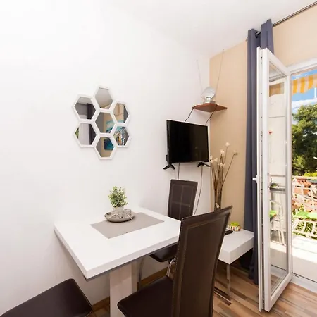 Stil - With Balcony And Sea View 101 Appartement *